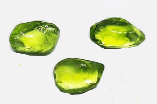 标准光源箱用于橄榄石颜色的评定与划分