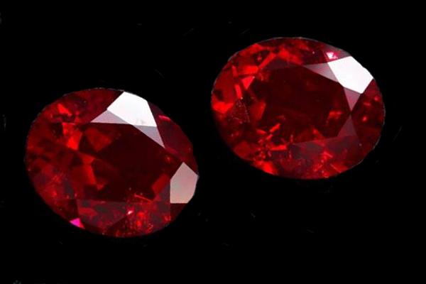 标准光源箱为红宝石的颜色评定提供稳定光源