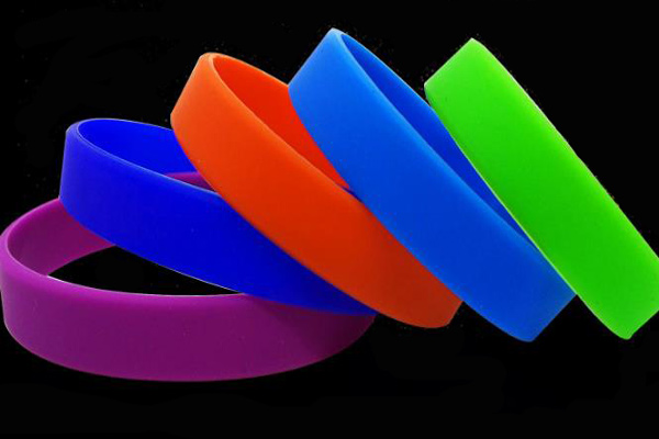 标准光源箱检测彩色手环的颜色保证其颜色的一致性